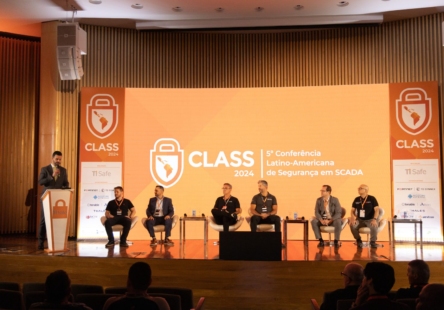 Painel de especialistas na CLASS 2024, realizada pela TI Safe