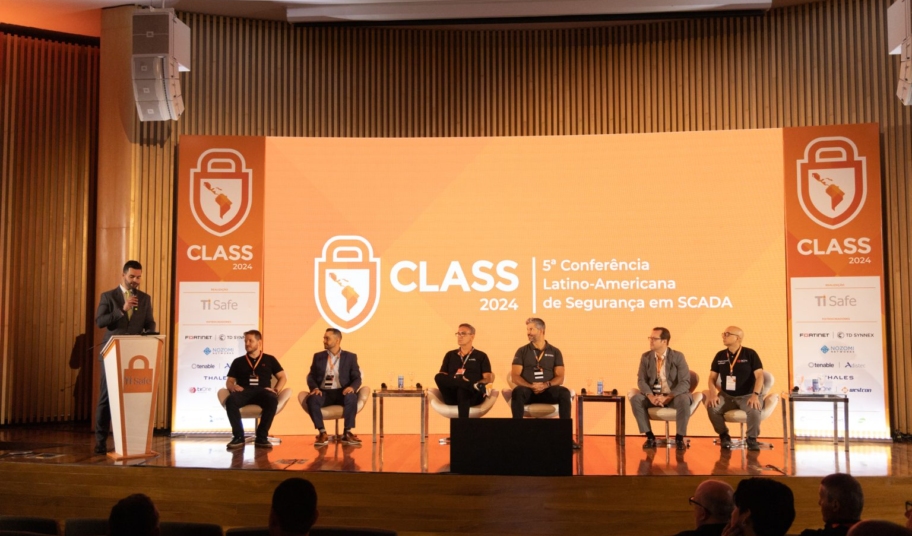 Painel de especialistas na CLASS 2024, realizada pela TI Safe